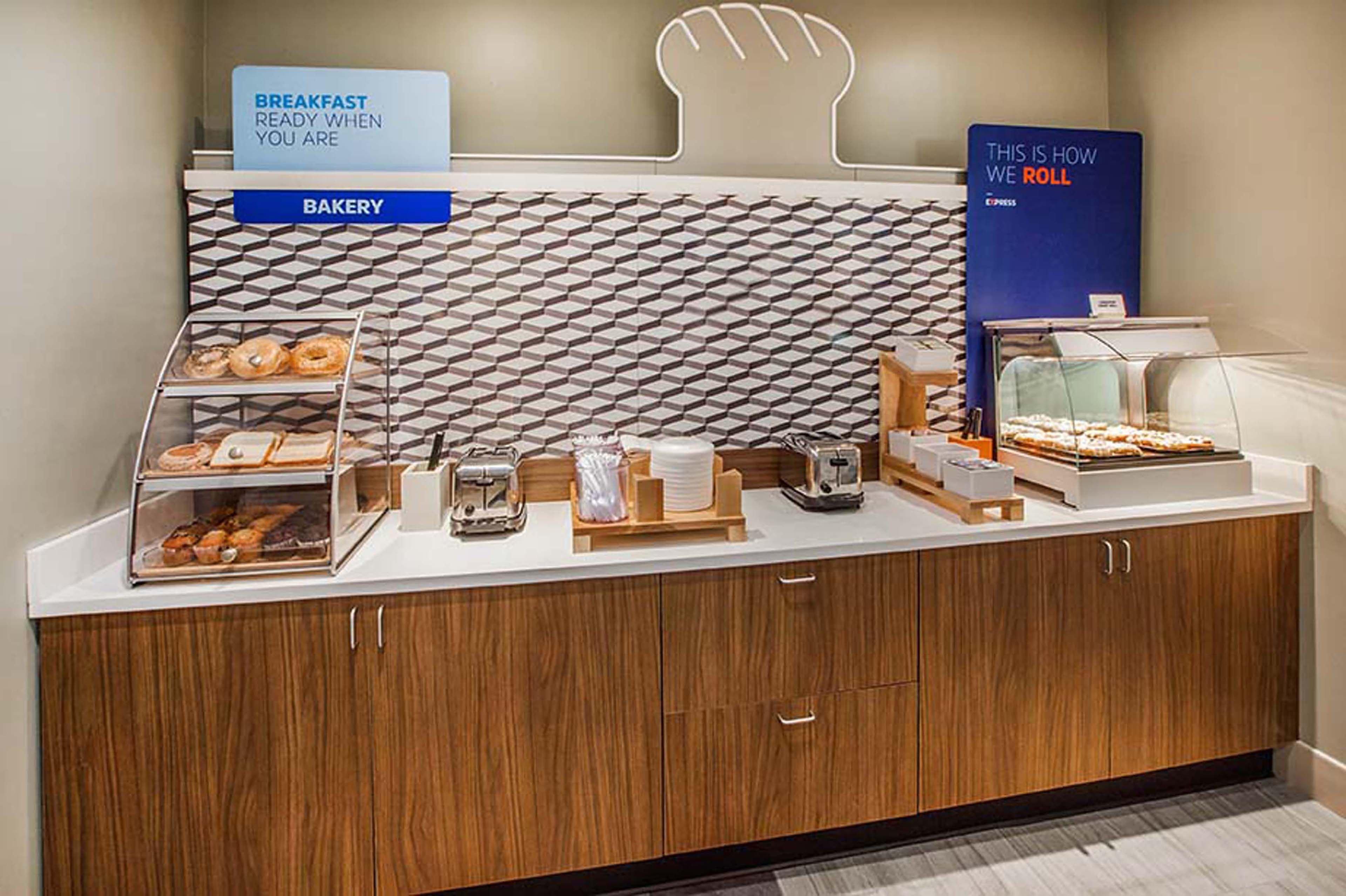 Holiday Inn Express & Suites Dayton South - I-675 By Ihg Shanersville Dış mekan fotoğraf
